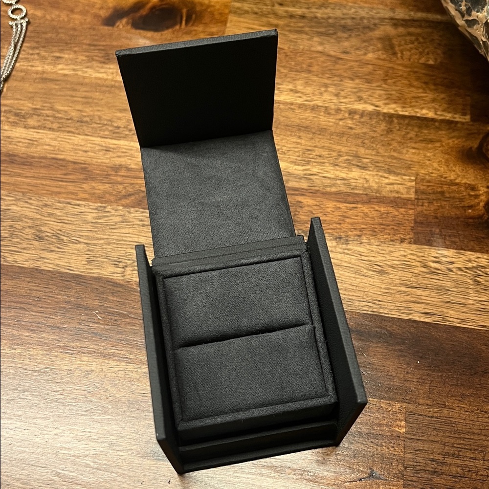 David Yurman ring box packaging - Picture 2 of 6